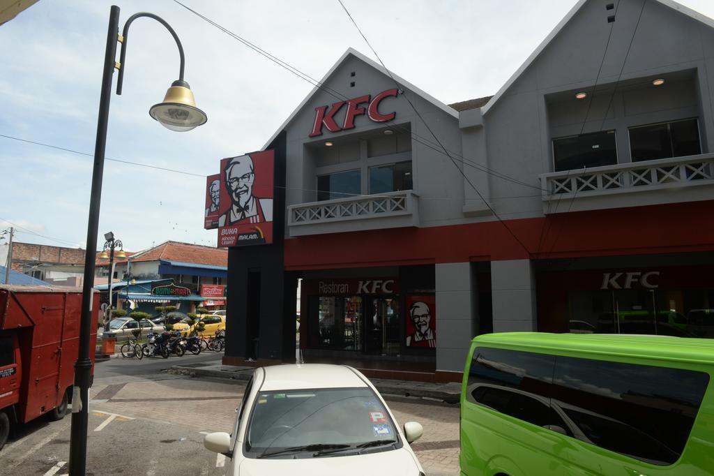 Brezza Hotel Lumut Exteriér fotografie