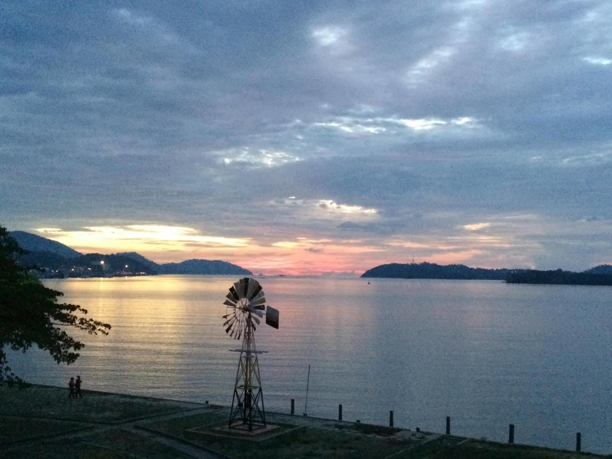 Brezza Hotel Lumut Exteriér fotografie