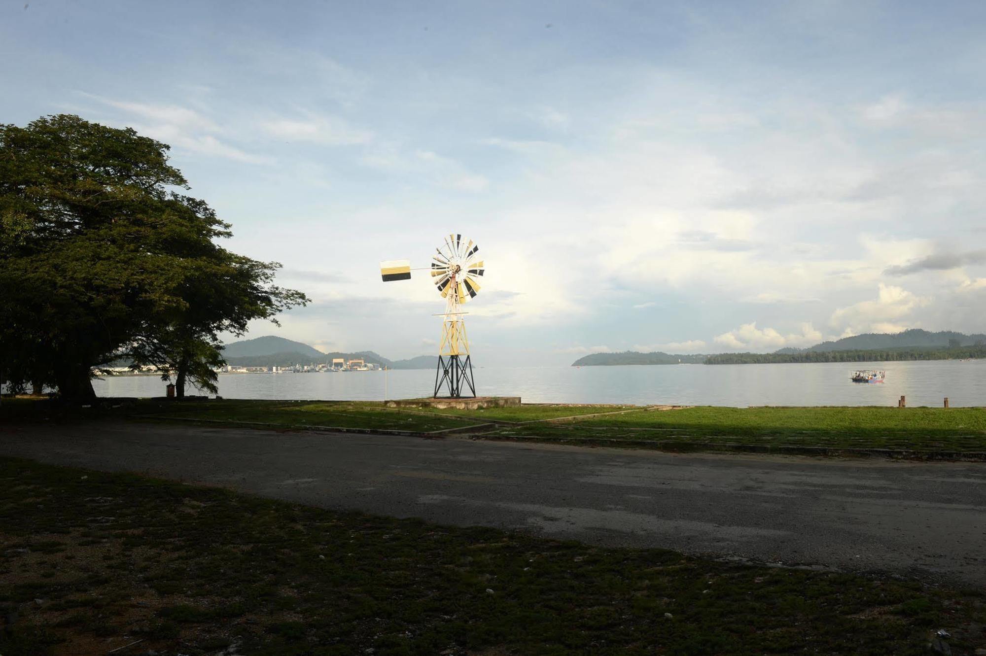 Brezza Hotel Lumut Exteriér fotografie