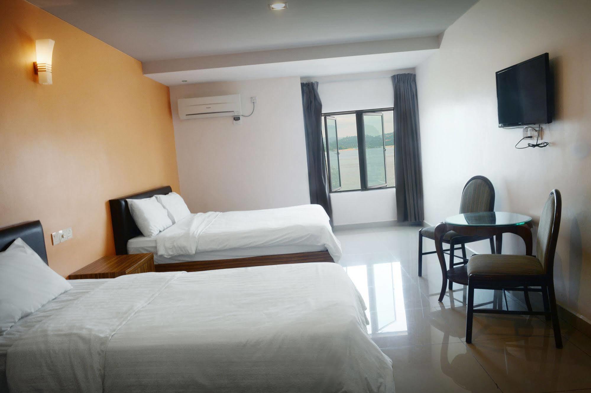 Brezza Hotel Lumut Exteriér fotografie