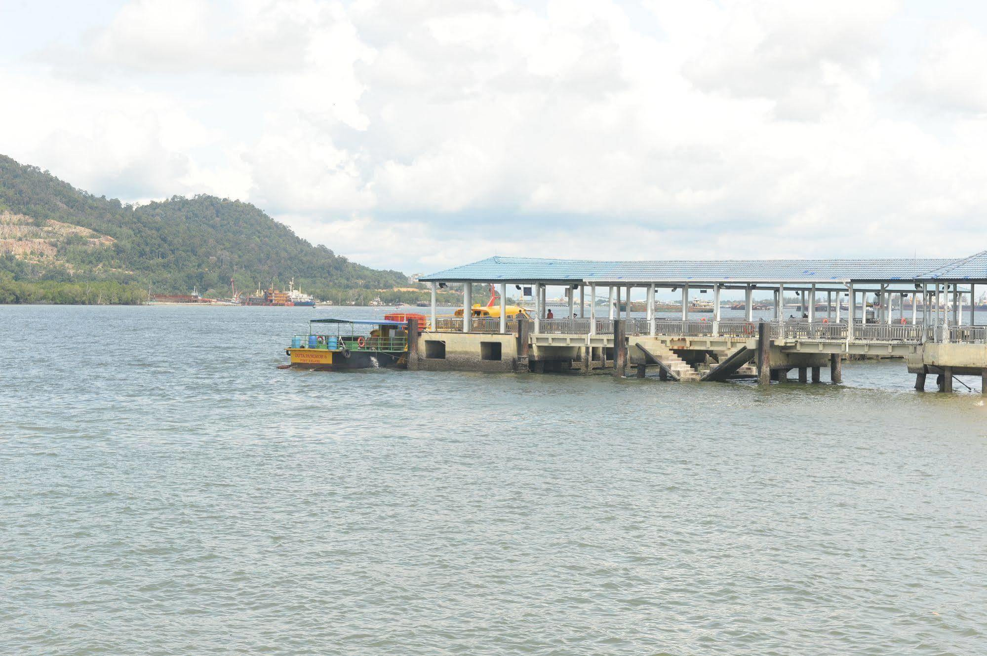 Brezza Hotel Lumut Exteriér fotografie